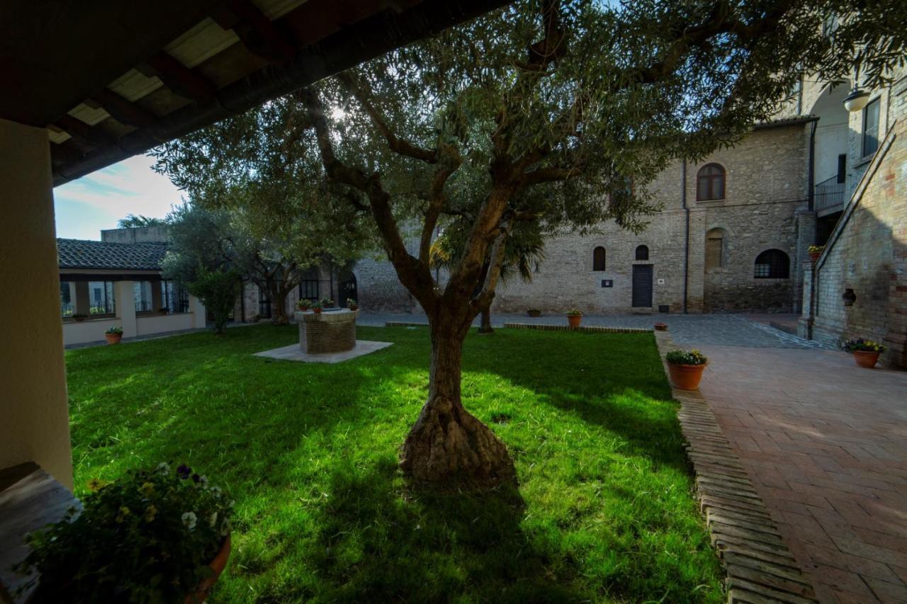 Il Monastero Di Bevagna Bed & Breakfast Exterior foto