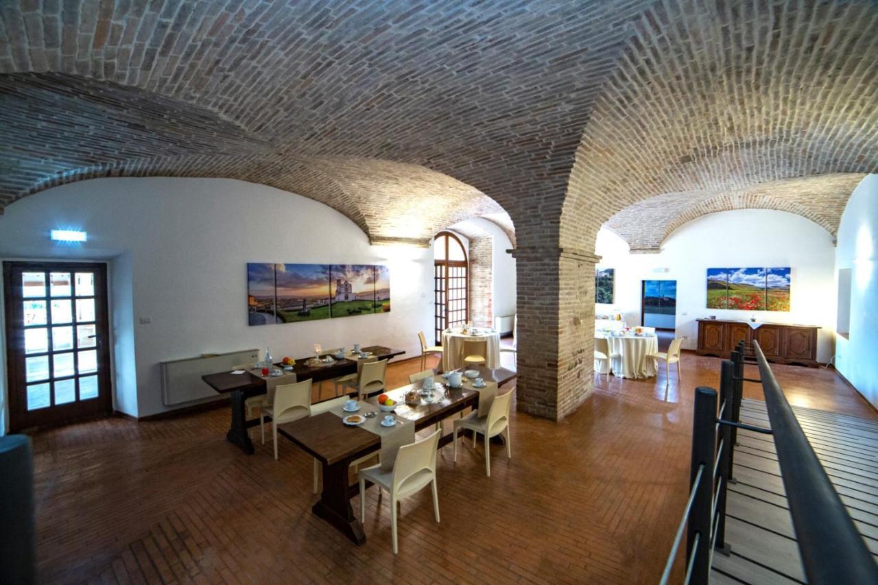 Il Monastero Di Bevagna Bed & Breakfast Exterior foto