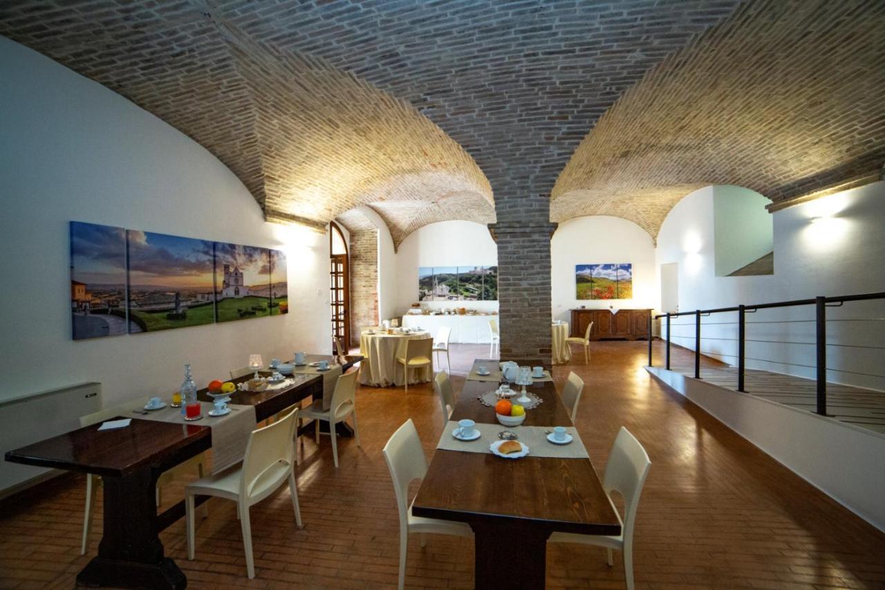 Il Monastero Di Bevagna Bed & Breakfast Exterior foto