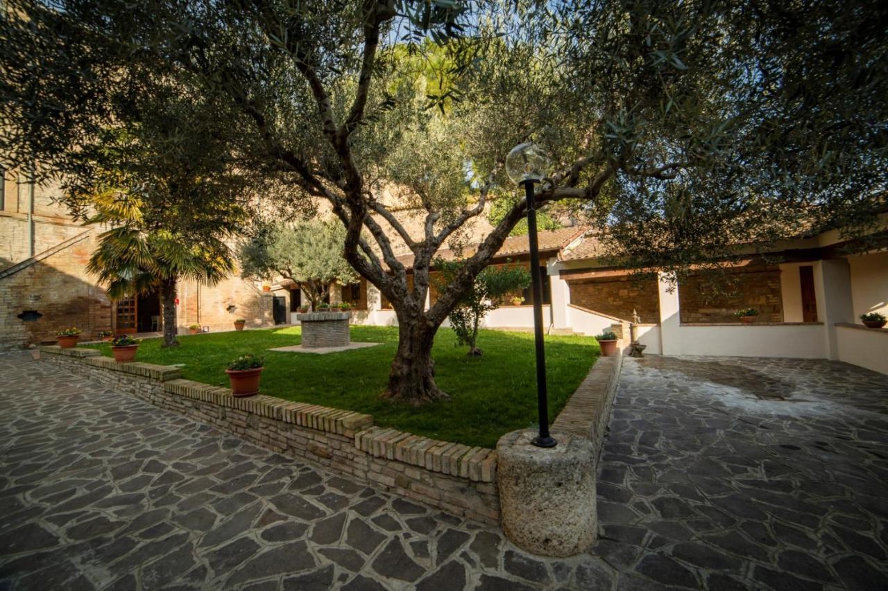 Il Monastero Di Bevagna Bed & Breakfast Exterior foto
