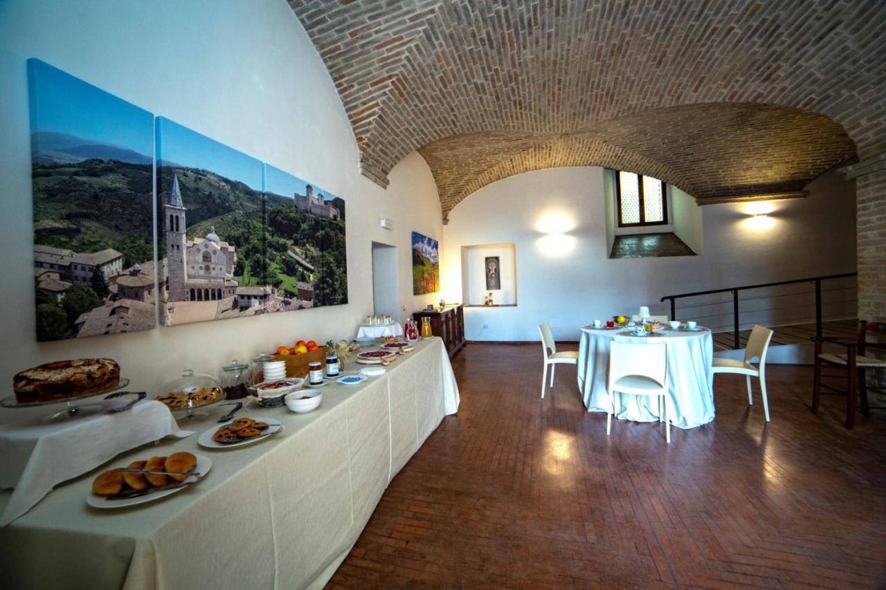 Il Monastero Di Bevagna Bed & Breakfast Exterior foto
